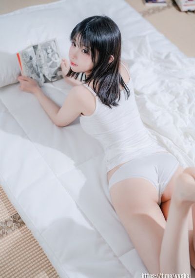 女式开襟睡衣裙子做双人运动动漫
