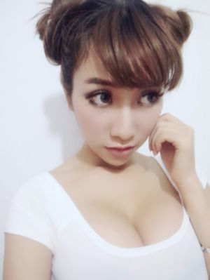 漂亮女邻居