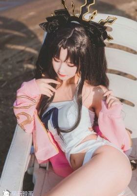 骑车的女人