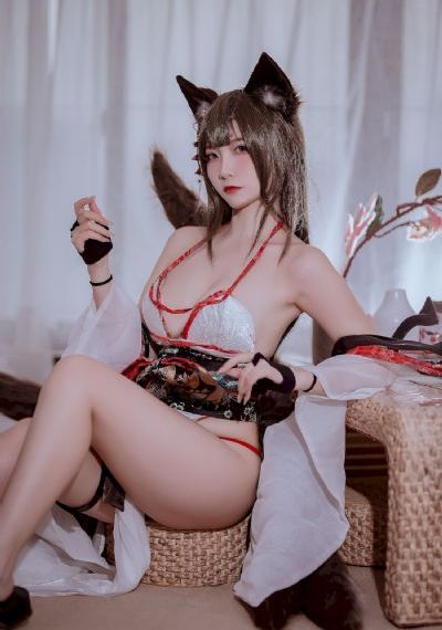 被套上自动挤奶器