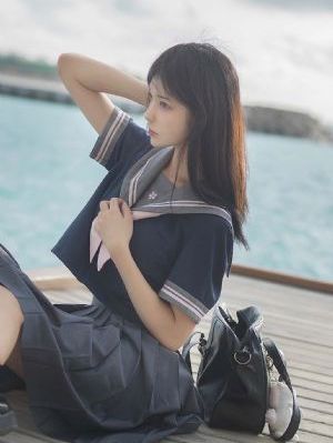 花吃了那女孩